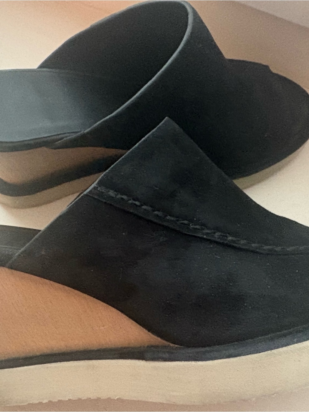 FREE PEOPLE running in heels size 8 black suede wedges soooo comfy FP
